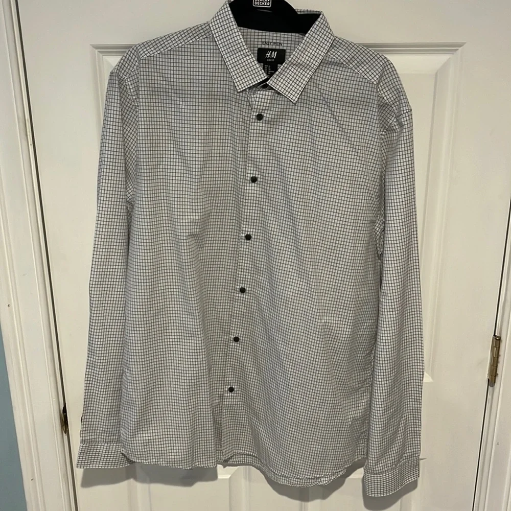 XL Slim Fit H&M Dress Button Down Shirt - Picture 1 of 3